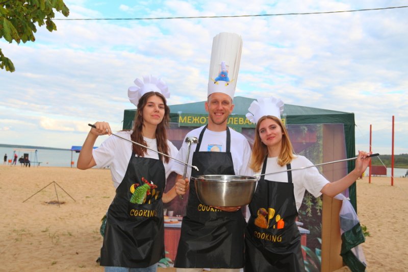 Самую вкусную уху попробовали на конкурсе Рыбныя смак в рамках празднования Ганненскага крмашу